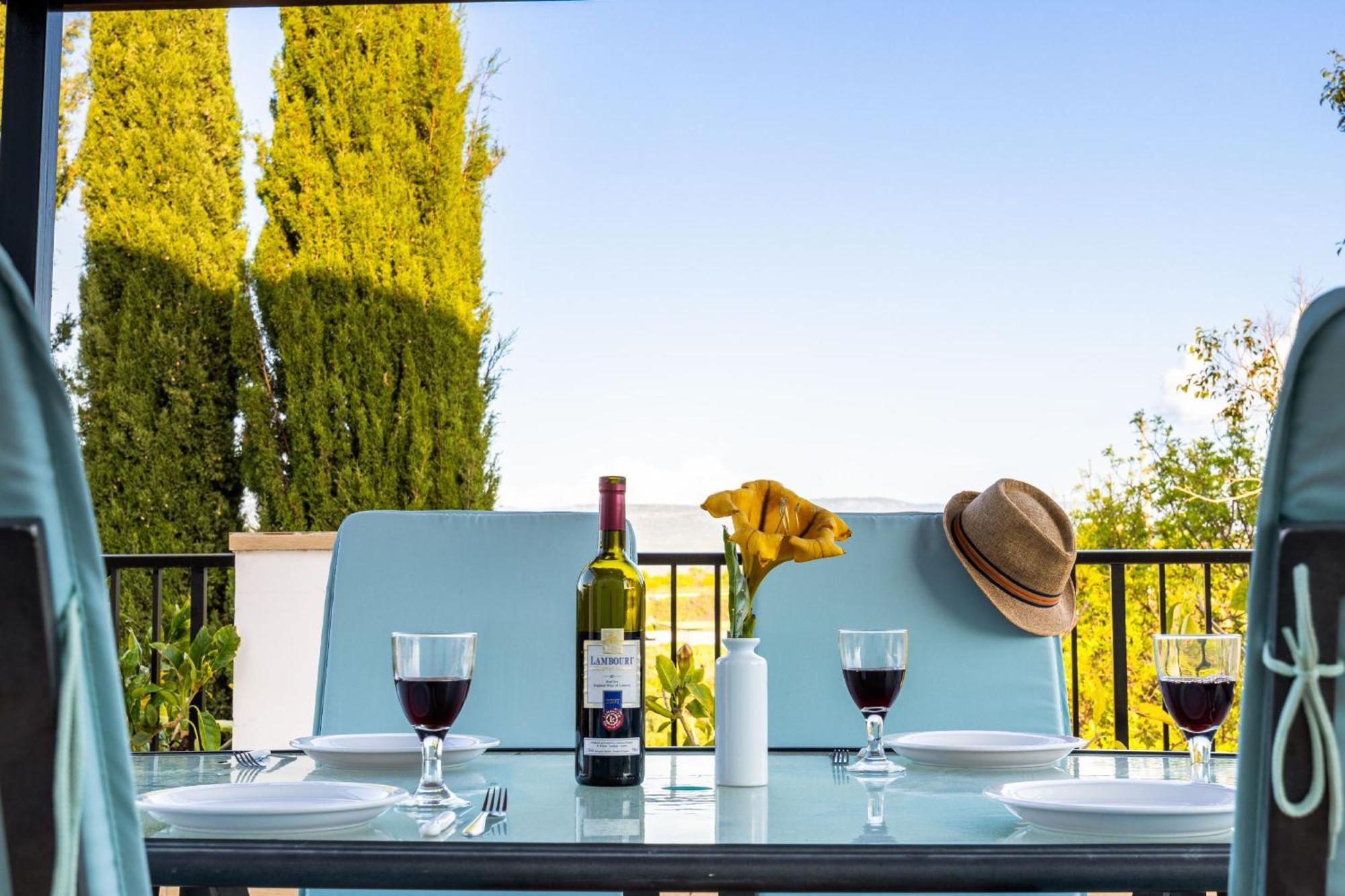 Villa Ira Finiki Латхі Екстер'єр фото